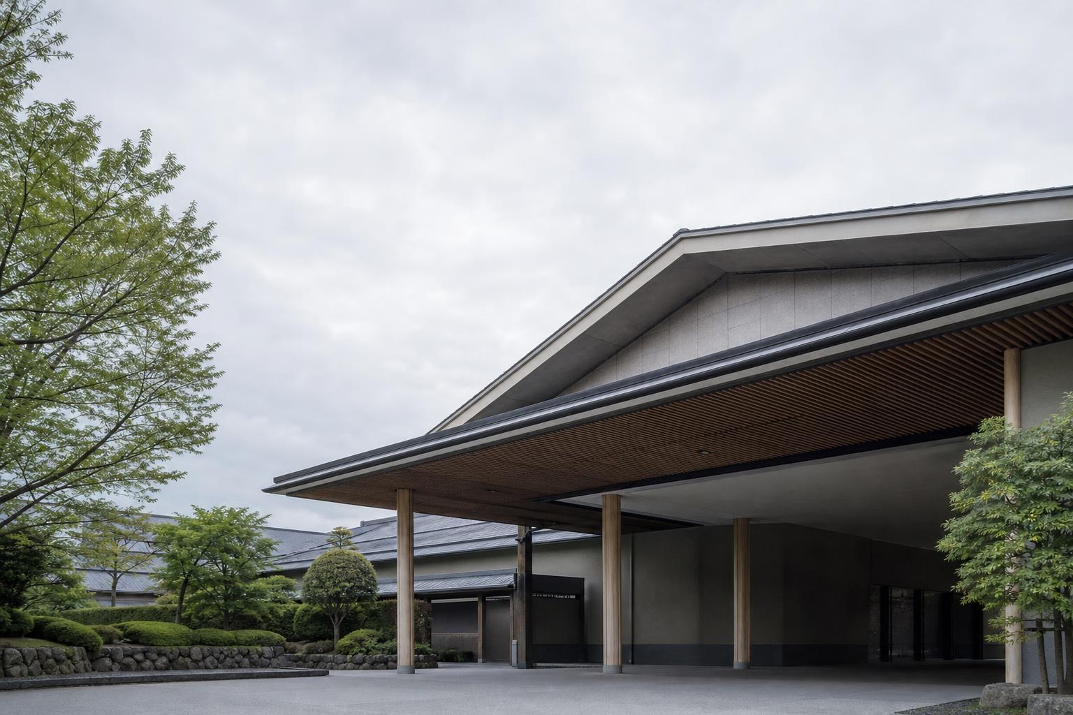 市営斎場の建物を外から見た様子